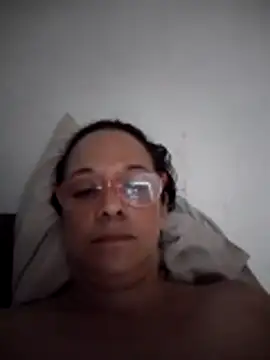 Snapshot of nicolle_milf1978 chatting on 05.21.26 nicolle milf1978 online show from 05.21.26
