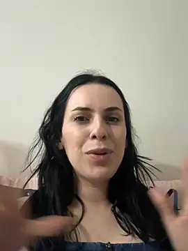 Snapshot of Morguisssz chatting on 05.27.26 Morguisssz online show from 05.27.26