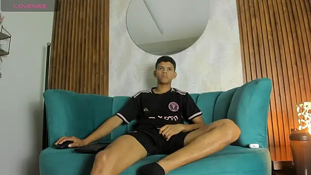 Snapshot of Jeffry_wolvess chatting on 03.05.25 Jeffry wolvess online show from 03.05.25