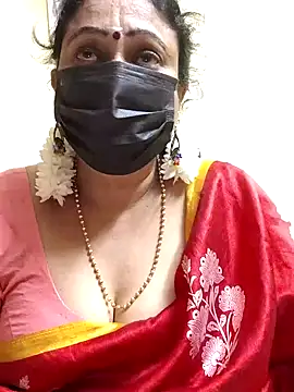 Snapshot of rekha_naier chatting on 02.05.25 rekha naier online show from 02.05.25