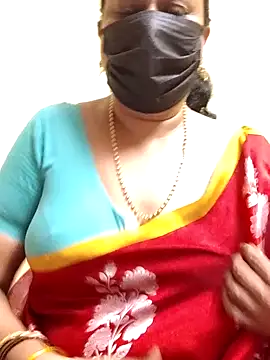 Snapshot of rekha_naier chatting on 02.08.25 rekha naier online show from 02.08.25