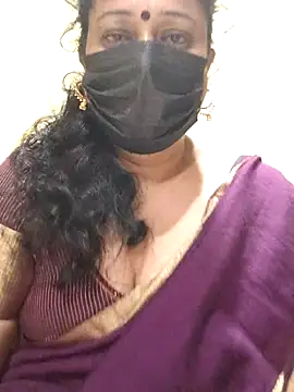Snapshot of rekha_naier chatting on 03.05.25 rekha naier online show from 03.05.25