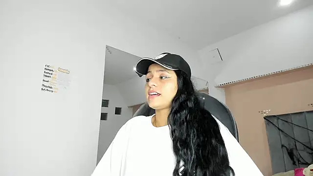 Snapshot of Giselle_Roldan chatting on 10.16.25 Giselle Roldan online show from 10.16.25