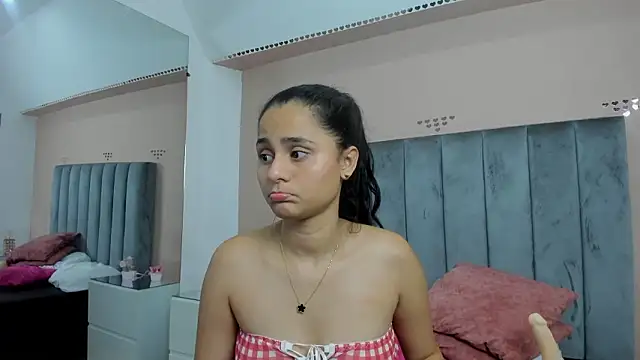 Giselle Roldan online show from 03.08.26