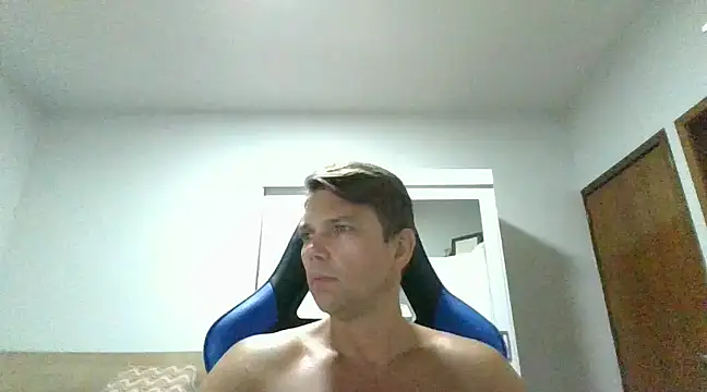 Snapshot of gauchoalto chatting on 02.14.25 gauchoalto online show from 02.14.25