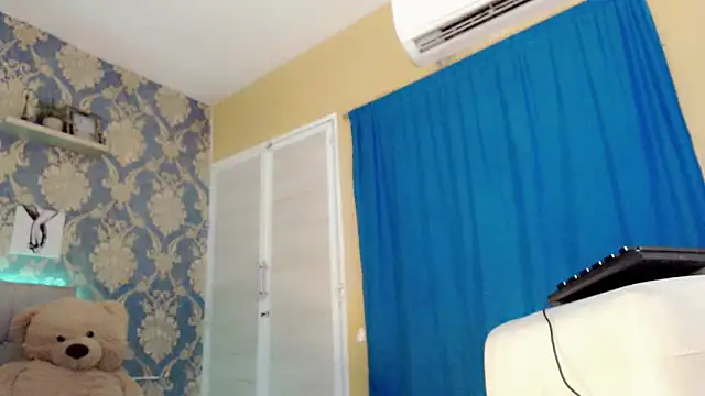 nicoledollts online show from 11.29.25