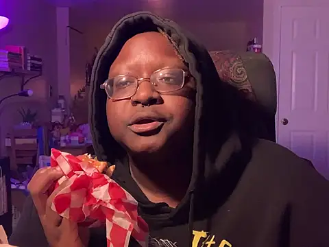 Snapshot of BigKittyRaven chatting on 12.21.24 BigKittyRaven online show from 12.21.24