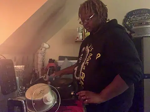 Snapshot of BigKittyRaven chatting on 12.31.24 BigKittyRaven online show from 12.31.24