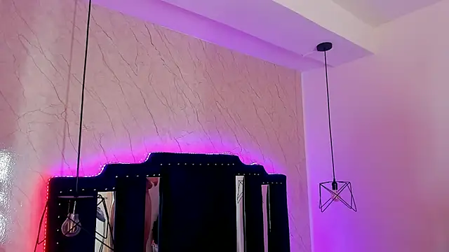 Snapshot of Vick_daves_ chatting on 10.31.25 Vick daves online show from 10.31.25