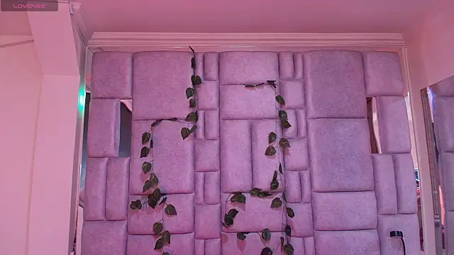 Snapshot of Vick_daves_ chatting on 12.02.25 Vick daves online show from 12.02.25