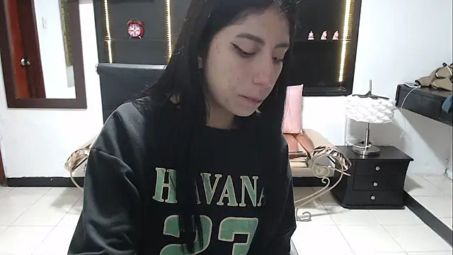 Snapshot of Angela_Diaz_ chatting on 12.28.24 Angela Diaz online show from 12.28.24