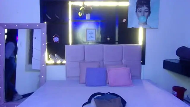 Snapshot of Angela_Diaz_ chatting on 02.06.25 Angela Diaz online show from 02.06.25