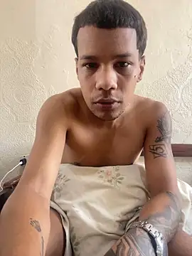 Snapshot of NovoRio chatting on 12.06.24 NovoRio online show from 12.06.24