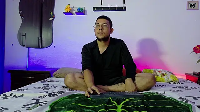 Nymphobuddies online show from 11.26.25