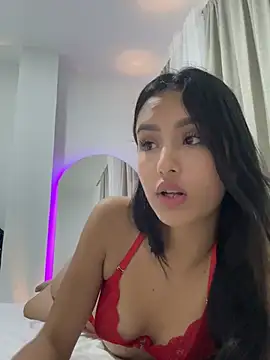 Snapshot of _AmberSmithh chatting on 12.18.24 AmberSmithh online show from 12.18.24