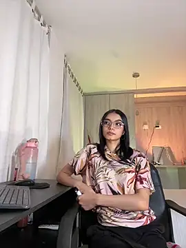 AnabelWolf online show from 12.13.24