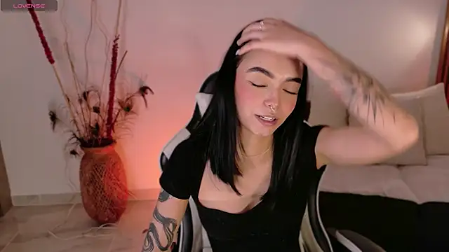 AnabelWolf online show from 03.23.26