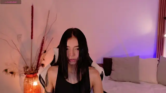 Snapshot of AnabelWolf chatting on 04.20.26 AnabelWolf online show from 04.20.26