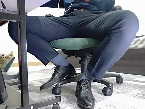 Snapshot of softlyS chatting on 12.18.24 softlyS online show from 12.18.24