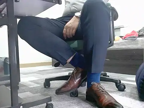 Snapshot of softlyS chatting on 12.23.24 softlyS online show from 12.23.24