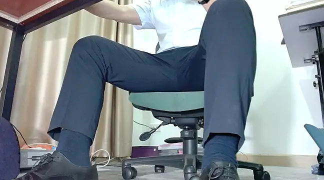 Snapshot of softlyS chatting on 03.08.25 softlyS online show from 03.08.25