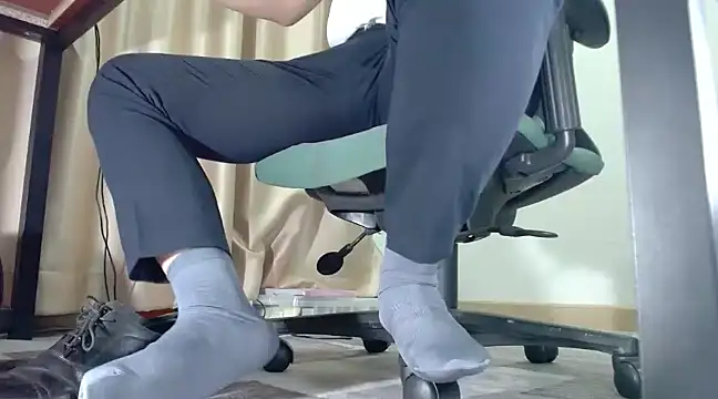 Snapshot of softlyS chatting on 03.20.25 softlyS online show from 03.20.25