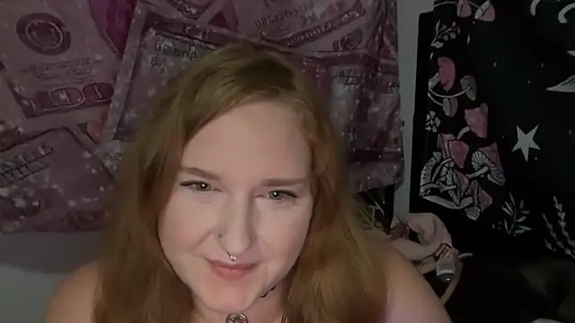 Snapshot of thickgingergoddess chatting on 10.04.25 thickgingergoddess online show from 10.04.25