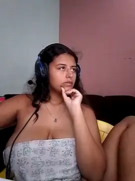 Snapshot of Babydol18_ chatting on 01.28.25 Babydol18  online show from 01.28.25