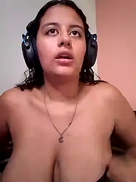 Snapshot of Babydol18_ chatting on 03.01.25 Babydol18  online show from 03.01.25