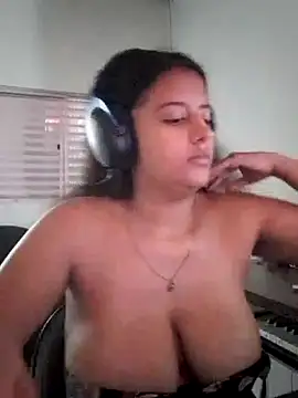 Snapshot of Babydol18_ chatting on 03.18.25 Babydol18  online show from 03.18.25