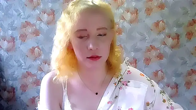 Snapshot of MelxMellie chatting on 04.30.26 MelxMellie online show from 04.30.26