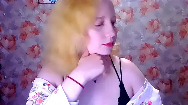 Snapshot of MelxMellie chatting on 05.14.26 MelxMellie online show from 05.14.26
