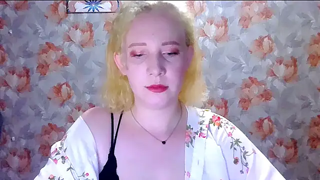 Snapshot of MelxMellie chatting on 06.25.26 MelxMellie online show from 06.25.26