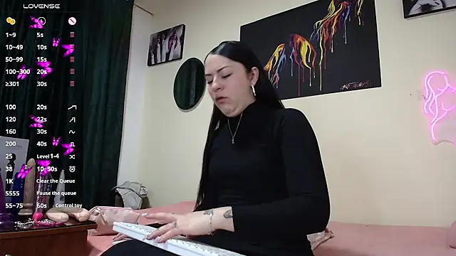 Emily-Hott- online show from 12.19.24