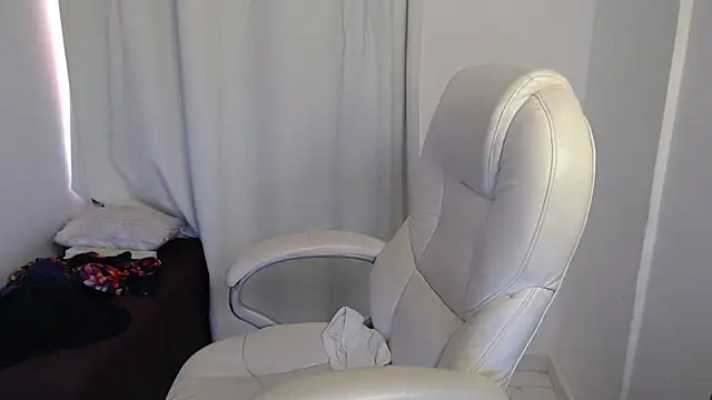 Xileny-Halliwey online show from 10.17.25