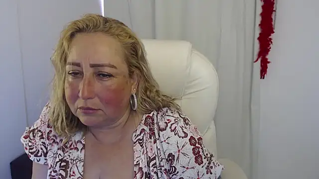 Xileny-Halliwey online show from 10.21.25