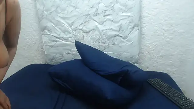 Snapshot of LolaTwerksXX chatting on 03.04.25 LolaTwerksXX online show from 03.04.25