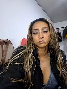 Snapshot of salome_drasin chatting on 10.15.25 salome drasin online show from 10.15.25
