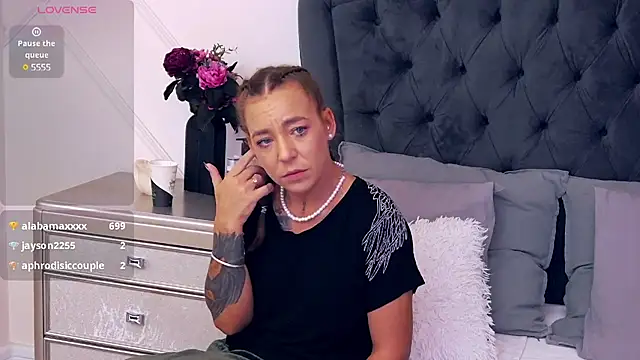 KatyNolan online show from 02.08.25