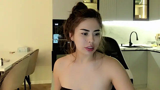 Snapshot of may_mia chatting on 07.01.26 may mia online show from 07.01.26