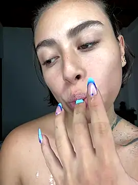 Franchesca De Luca online show from 12.16.25