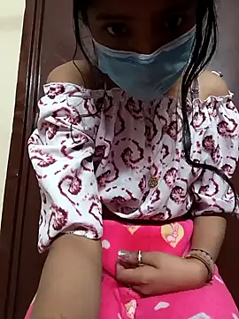 Snapshot of BabySlimmy10 chatting on 12.28.24 BabySlimmy10 online show from 12.28.24