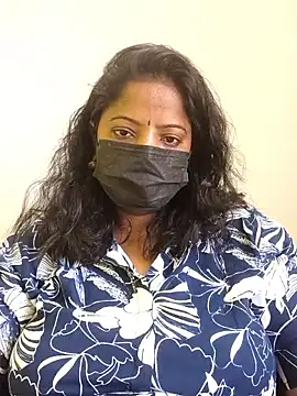 Snapshot of sheela28 chatting on 09.18.25 sheela28 online show from 09.18.25