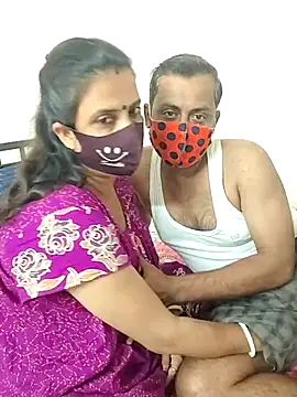 Snapshot of Cute-manisha chatting on 10.31.25 Cute-manisha online show from 10.31.25