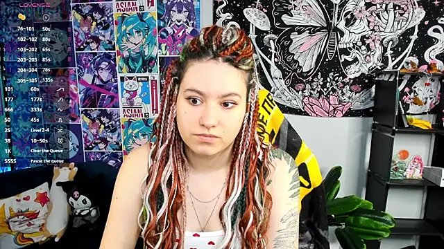 Snapshot of Bonni_Meiz chatting on 11.28.25 Bonni Meiz online show from 11.28.25