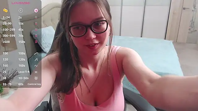 Snapshot of Cutie_Emily chatting on 02.19.25 Cutie Emily online show from 02.19.25