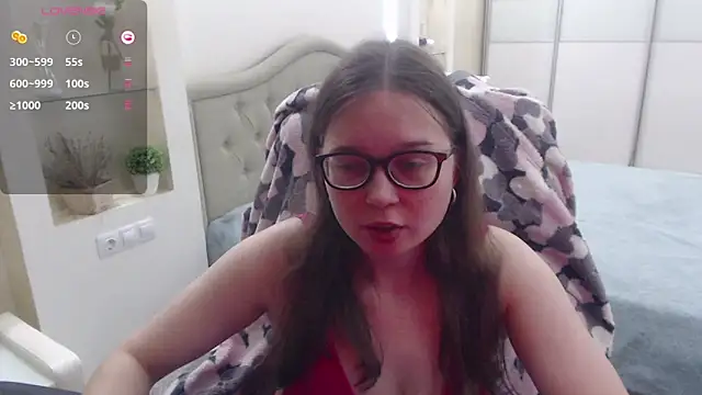 Snapshot of Cutie_Emily chatting on 09.28.25 Cutie Emily online show from 09.28.25