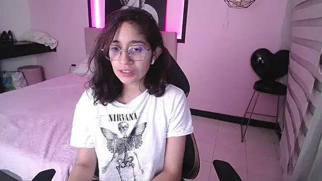 Lili Gomez  online show from 12.16.24