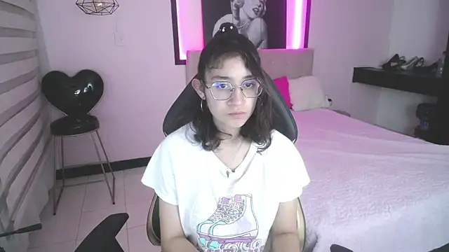 Lili Gomez  online show from 12.31.24