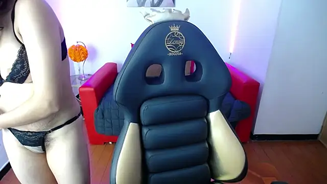 Lili Gomez  online show from 01.21.25